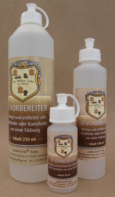 Vorbereiter, reinigt und entfettet die zu färbende Oberfläche
